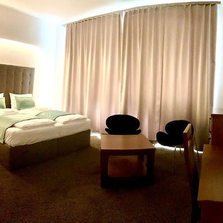Borostyan Panzio Hotell Kaposvár Exteriör bild