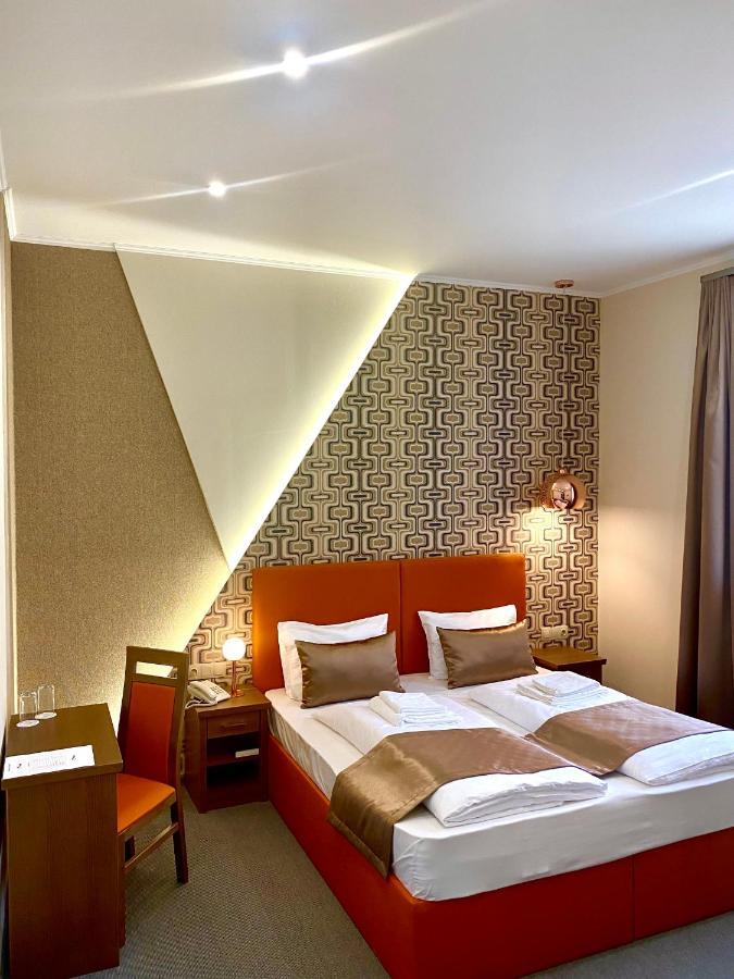 Borostyan Panzio Hotell Kaposvár Exteriör bild