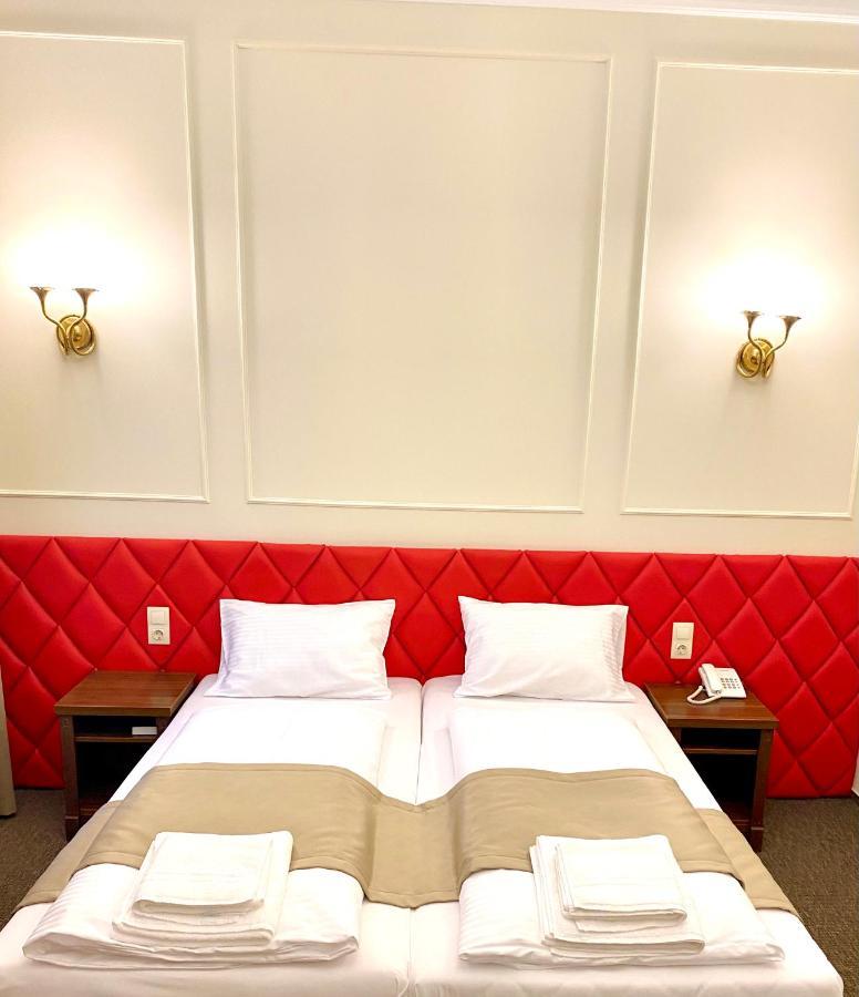 Borostyan Panzio Hotell Kaposvár Exteriör bild