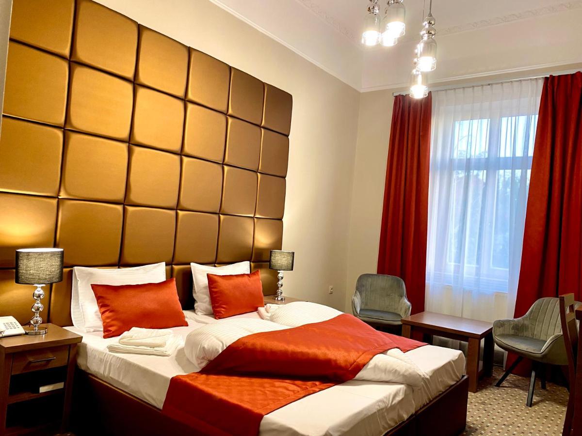 Borostyan Panzio Hotell Kaposvár Exteriör bild