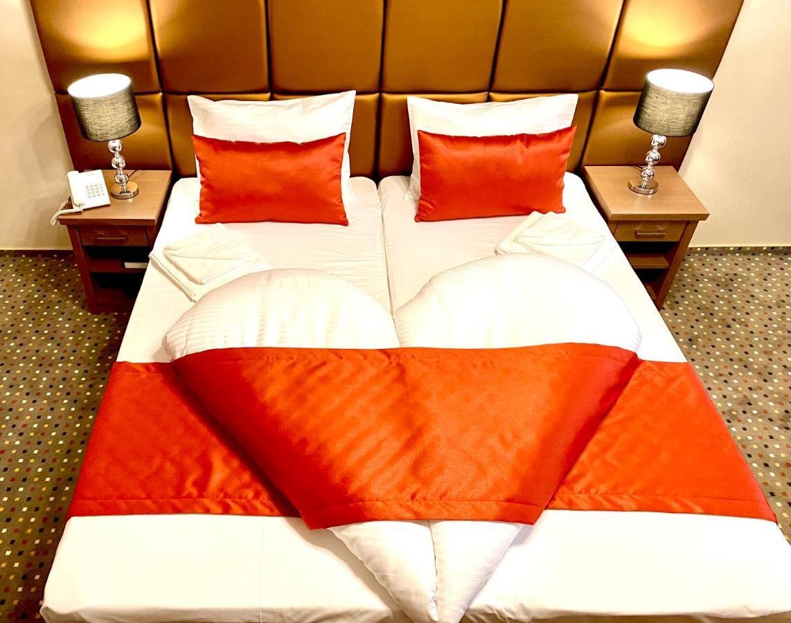Borostyan Panzio Hotell Kaposvár Exteriör bild