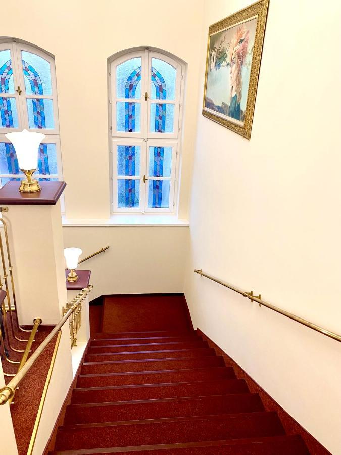 Borostyan Panzio Hotell Kaposvár Exteriör bild