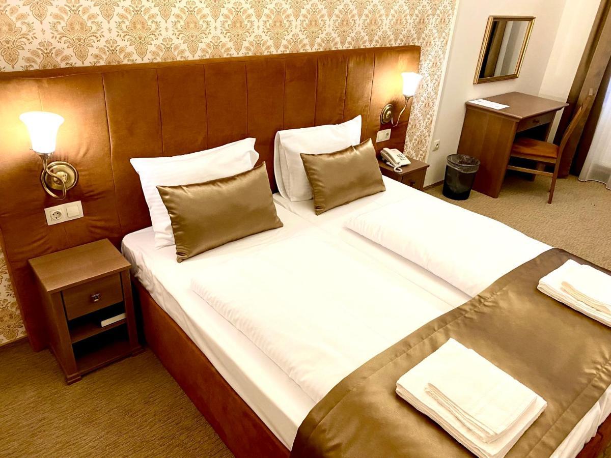 Borostyan Panzio Hotell Kaposvár Exteriör bild