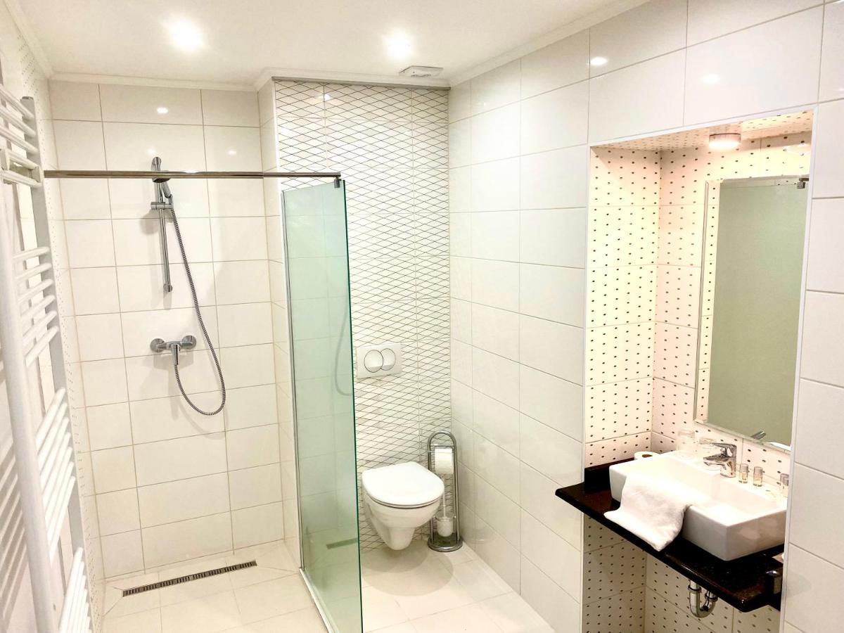 Borostyan Panzio Hotell Kaposvár Exteriör bild