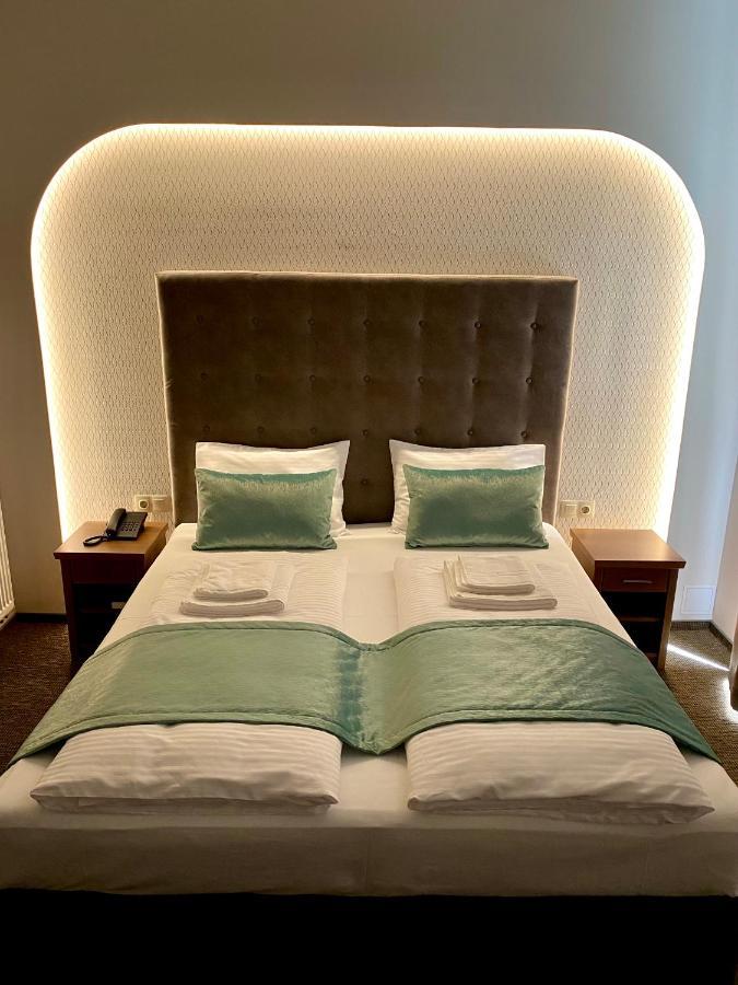 Borostyan Panzio Hotell Kaposvár Exteriör bild