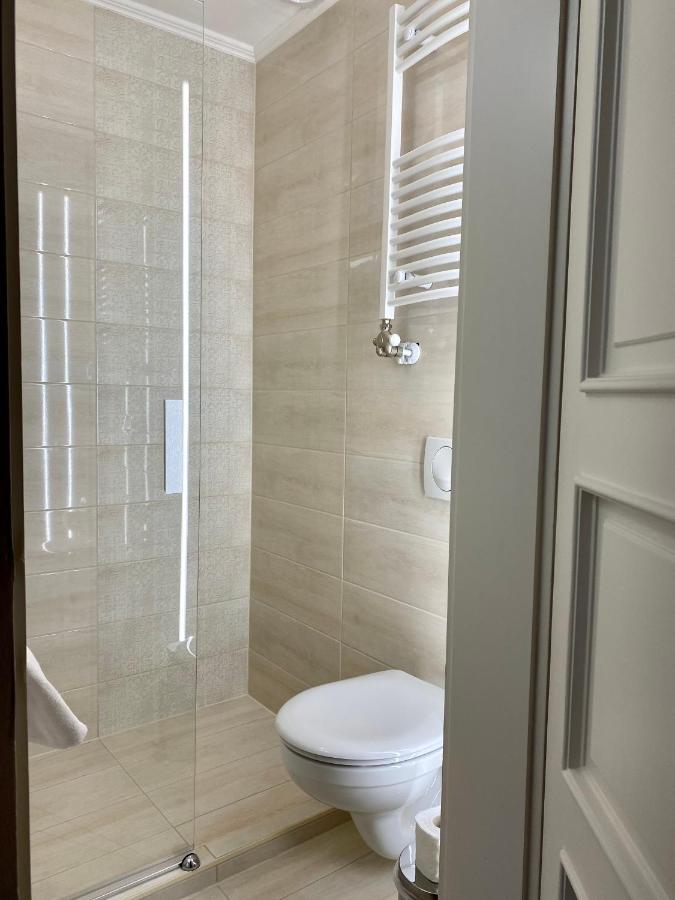 Borostyan Panzio Hotell Kaposvár Exteriör bild